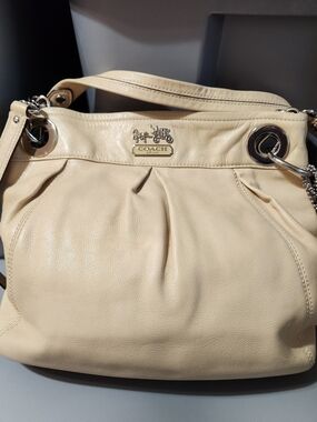 Coach Leather Shoulder Bag in Cream